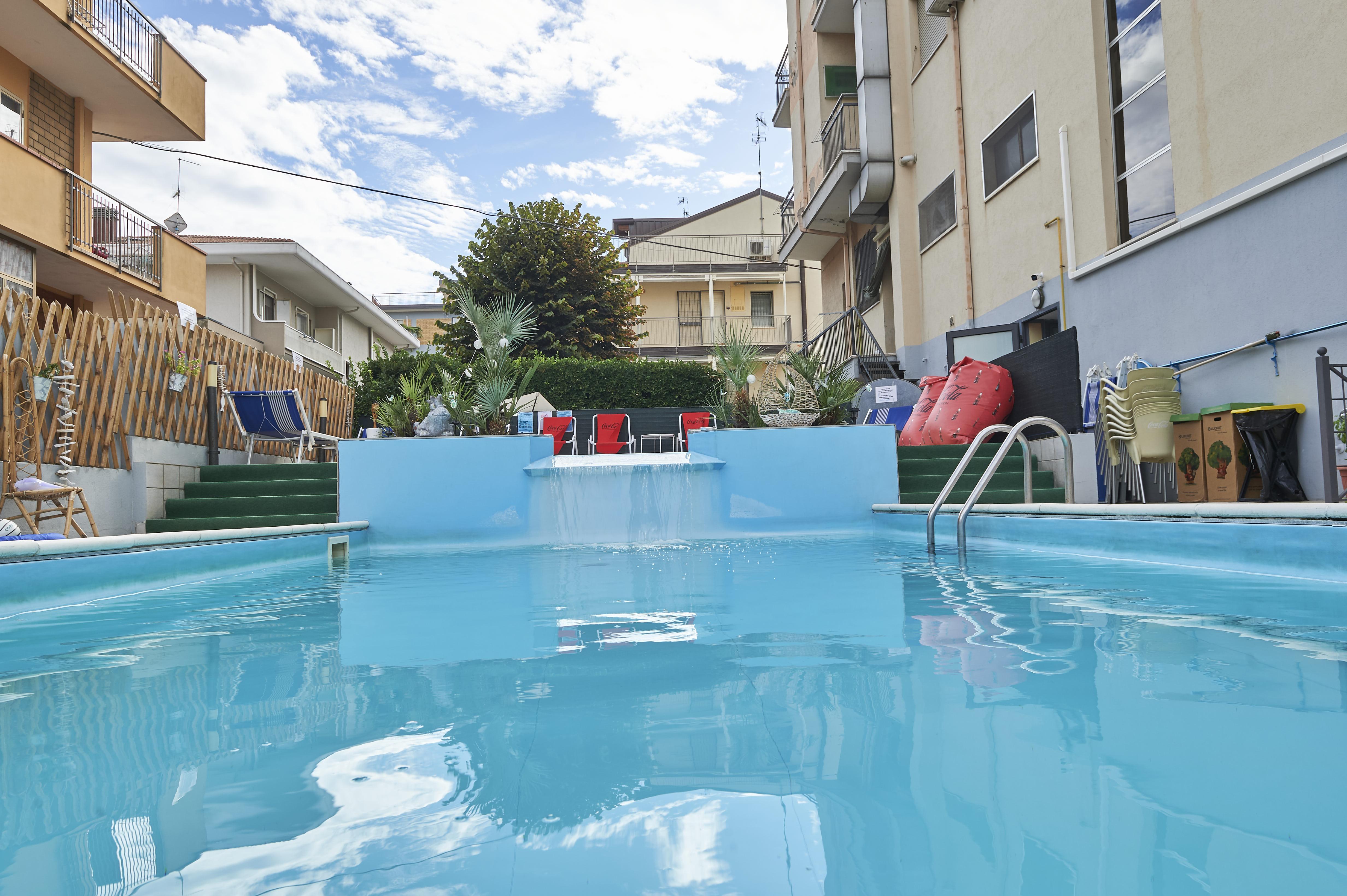 Hotel A Casa Nostra Rimini Esterno foto