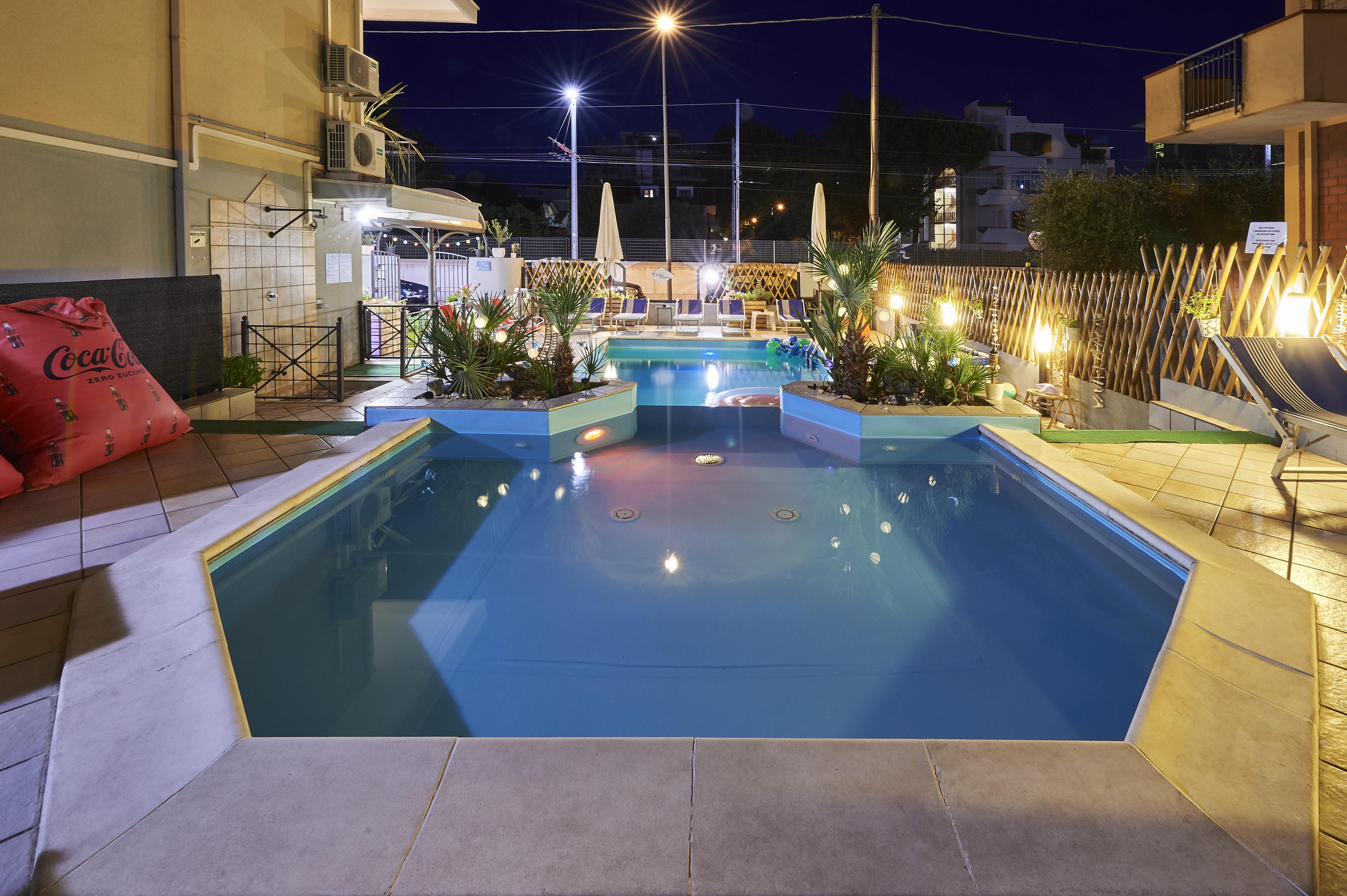 Hotel A Casa Nostra Rimini Esterno foto