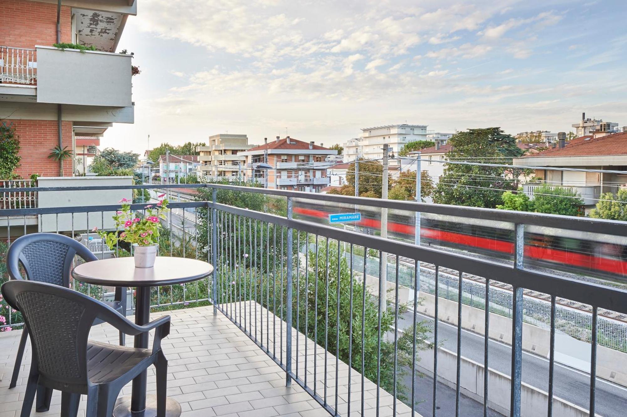 Hotel A Casa Nostra Rimini Esterno foto
