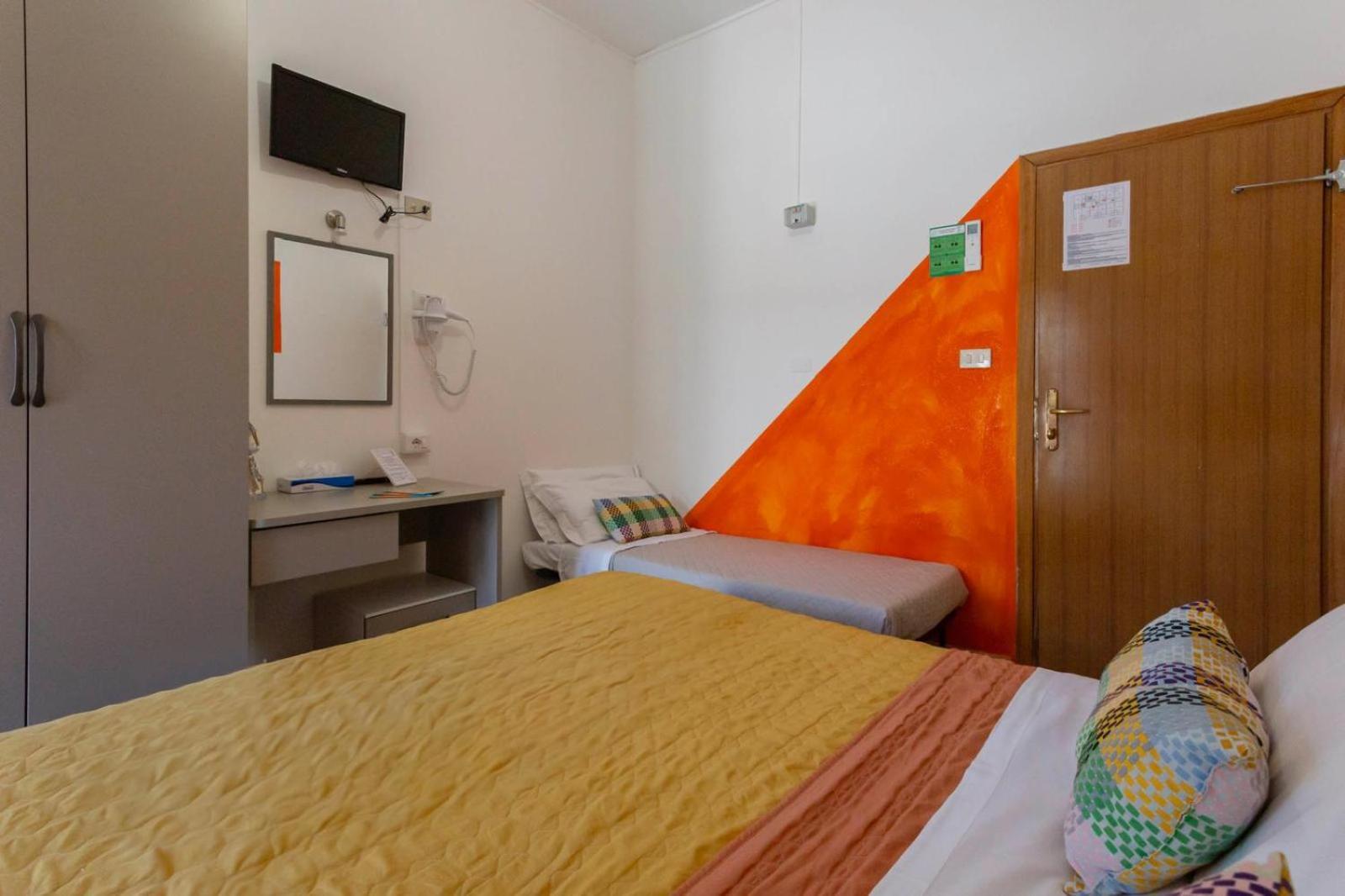 Hotel A Casa Nostra Rimini Esterno foto