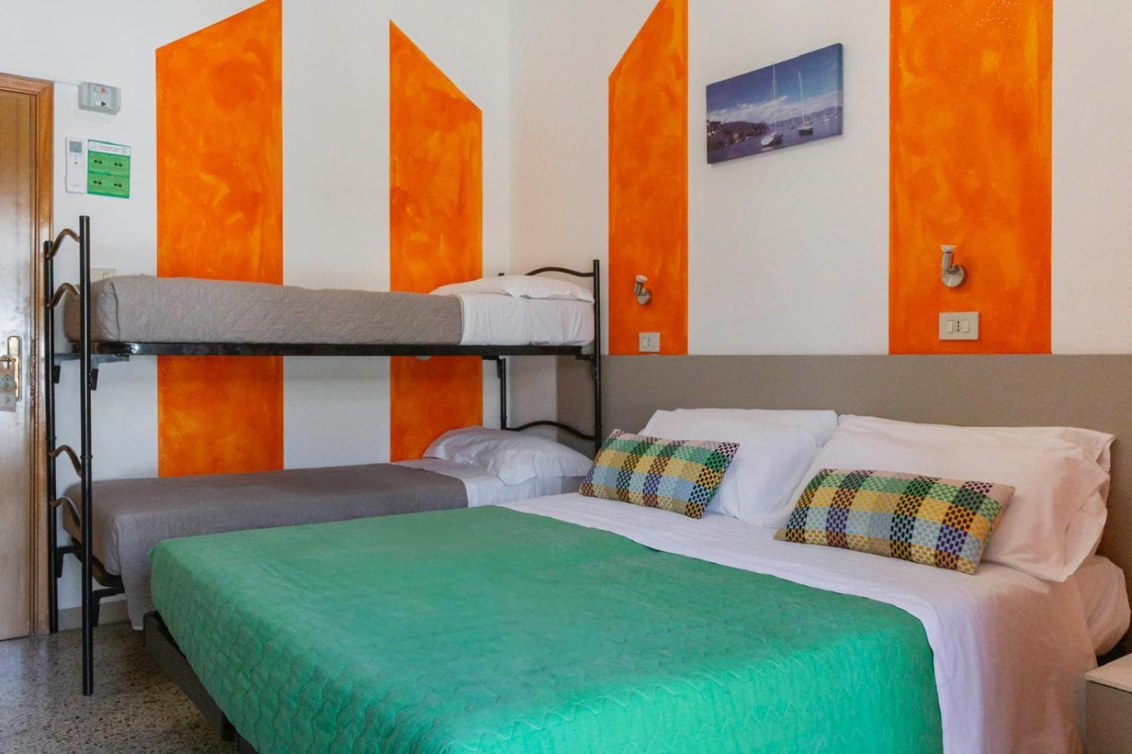 Hotel A Casa Nostra Rimini Esterno foto